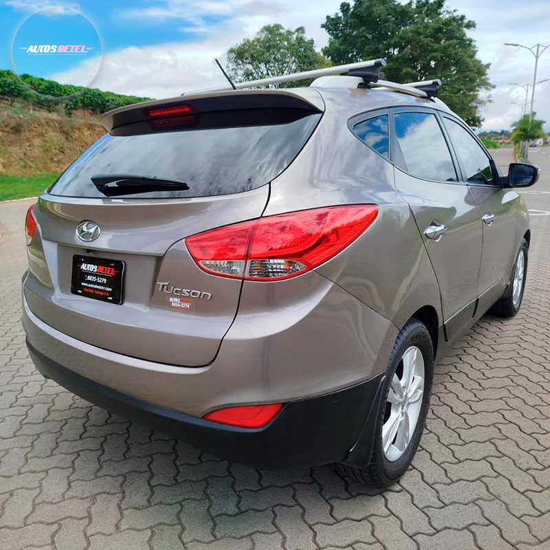 HYUNDAI TUCSON 2012
